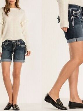 Miss Me Signature Mid-Rise
Denim Shorts Sz 26